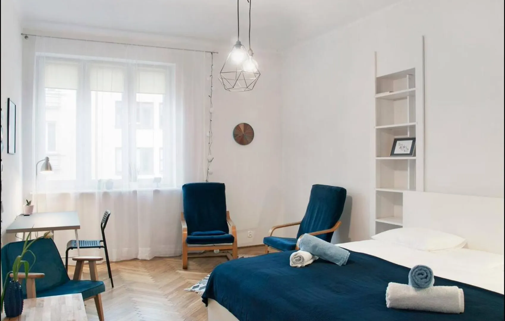 2 Bedroom Apartment In Heart Of Kazimierz District contacts